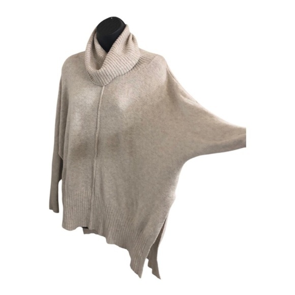 Jessica Simpson beige oversized poncho style split‎ sides long sleeve turtleneck - Picture 11 of 16